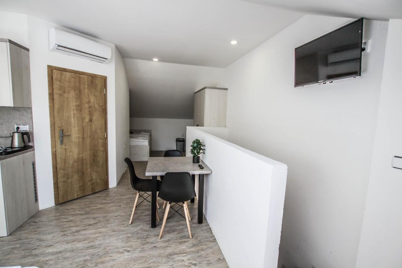 Hotel U Plaze Vranov nad Dyjí Exteriör bild